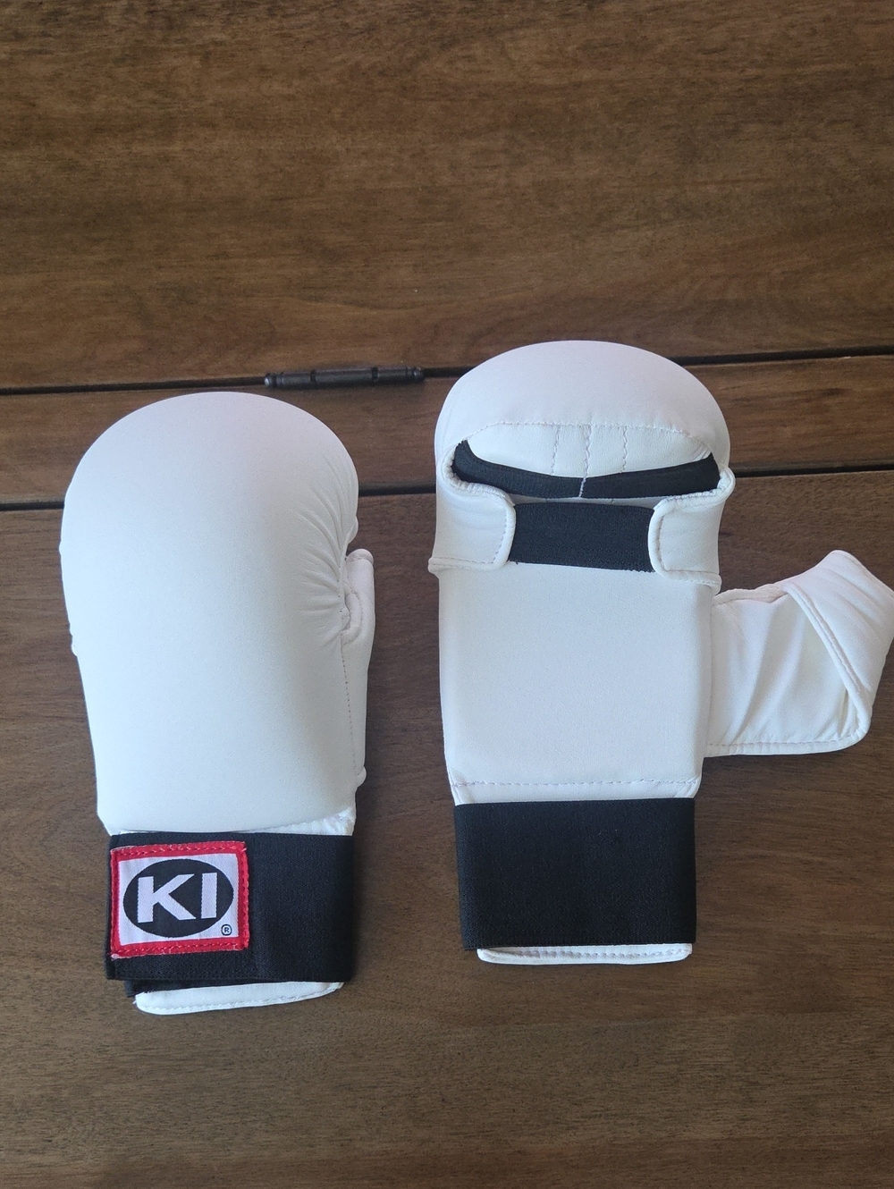 KI International Kumite Karate Glove